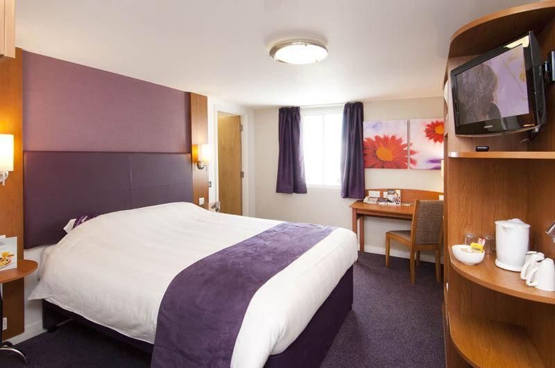 Premier Inn Southampton North Chilworth  Extérieur photo