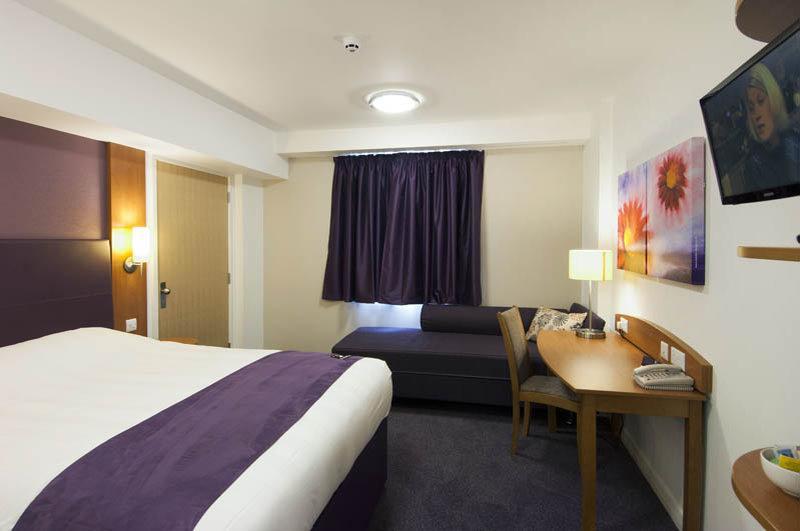 Premier Inn Southampton North Chilworth  Extérieur photo